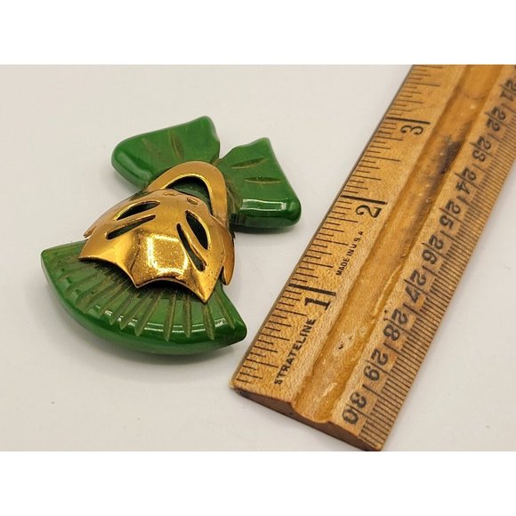 Art Deco Carved Clown Jester Bakelite Dress Clip (A6) - Picture 5 of 5